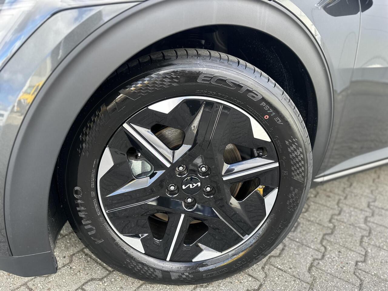 KIA EV6 Light Edition 63 kWh Elektromotor 125kW (A) | Stoel / stuurverwarming | Adaptive cruise controle | Parkeercamera / sensoren voor en achter |