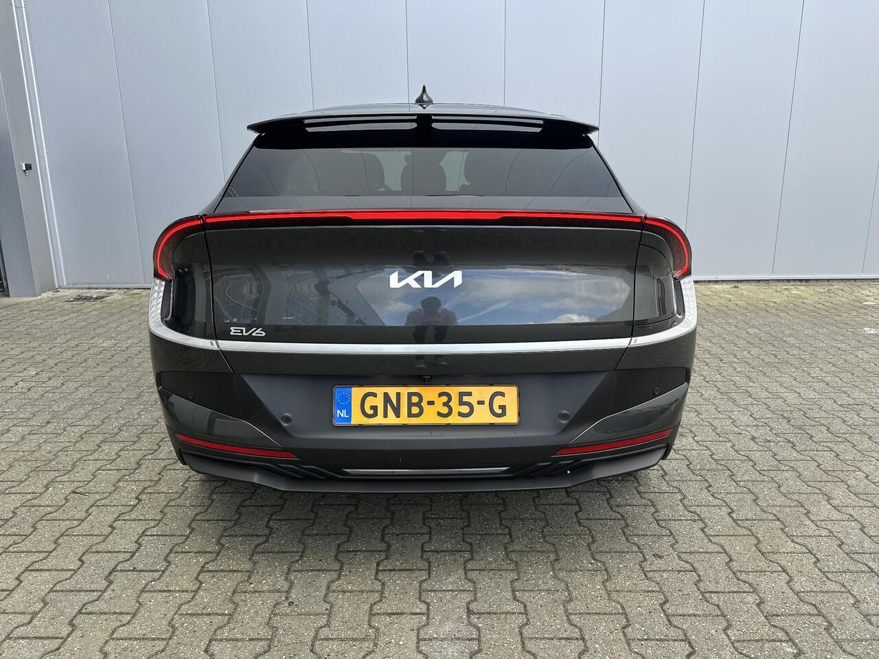 KIA EV6 Light Edition 63 kWh Elektromotor 125kW (A) | Stoel / stuurverwarming | Adaptive cruise controle | Parkeercamera / sensoren voor en achter |