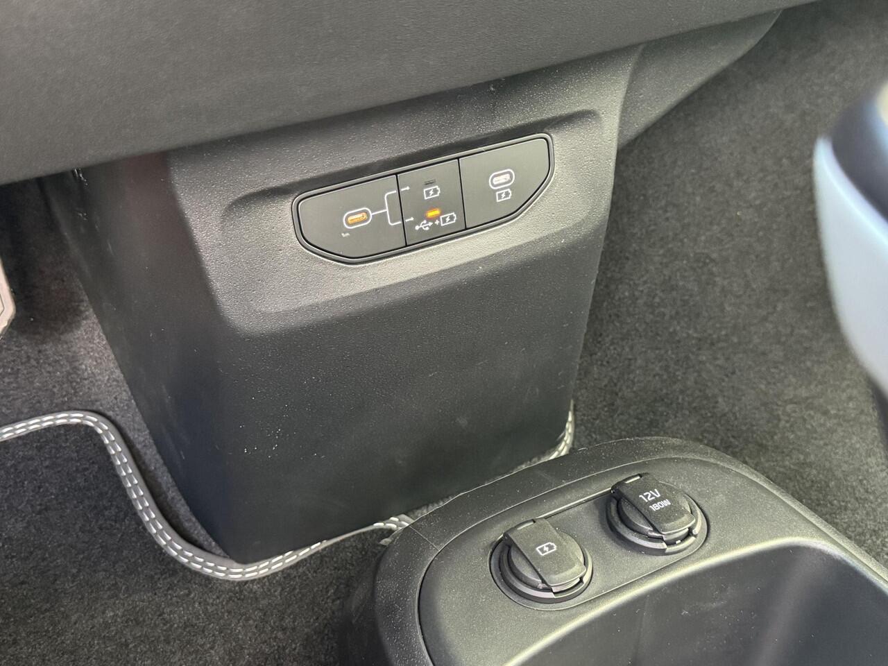 KIA EV6 Light Edition 63 kWh | Demo | Stoel/Stuurwielverwarming | Navigatie | Parkeercamera | Climate Control |