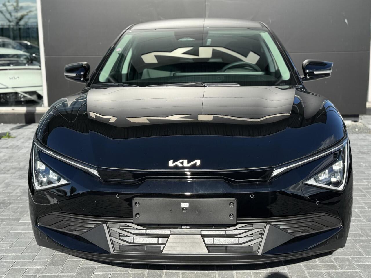 KIA EV6 Light Edition 63 kWh | Demo | Stoel/Stuurwielverwarming | Navigatie | Parkeercamera | Climate Control |