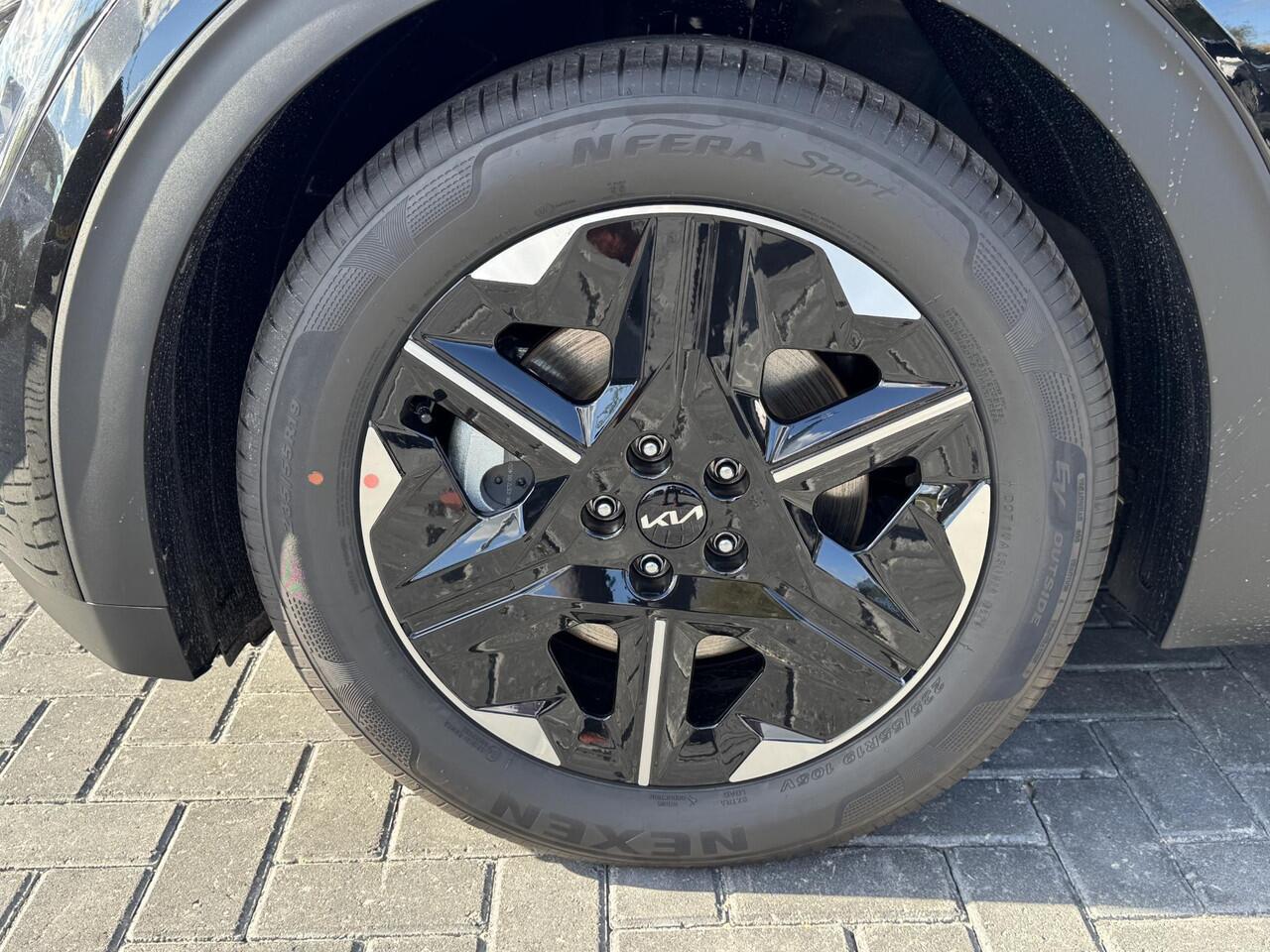 KIA EV6 Light Edition 63 kWh | Demo | Stoel/Stuurwielverwarming | Navigatie | Parkeercamera | Climate Control |