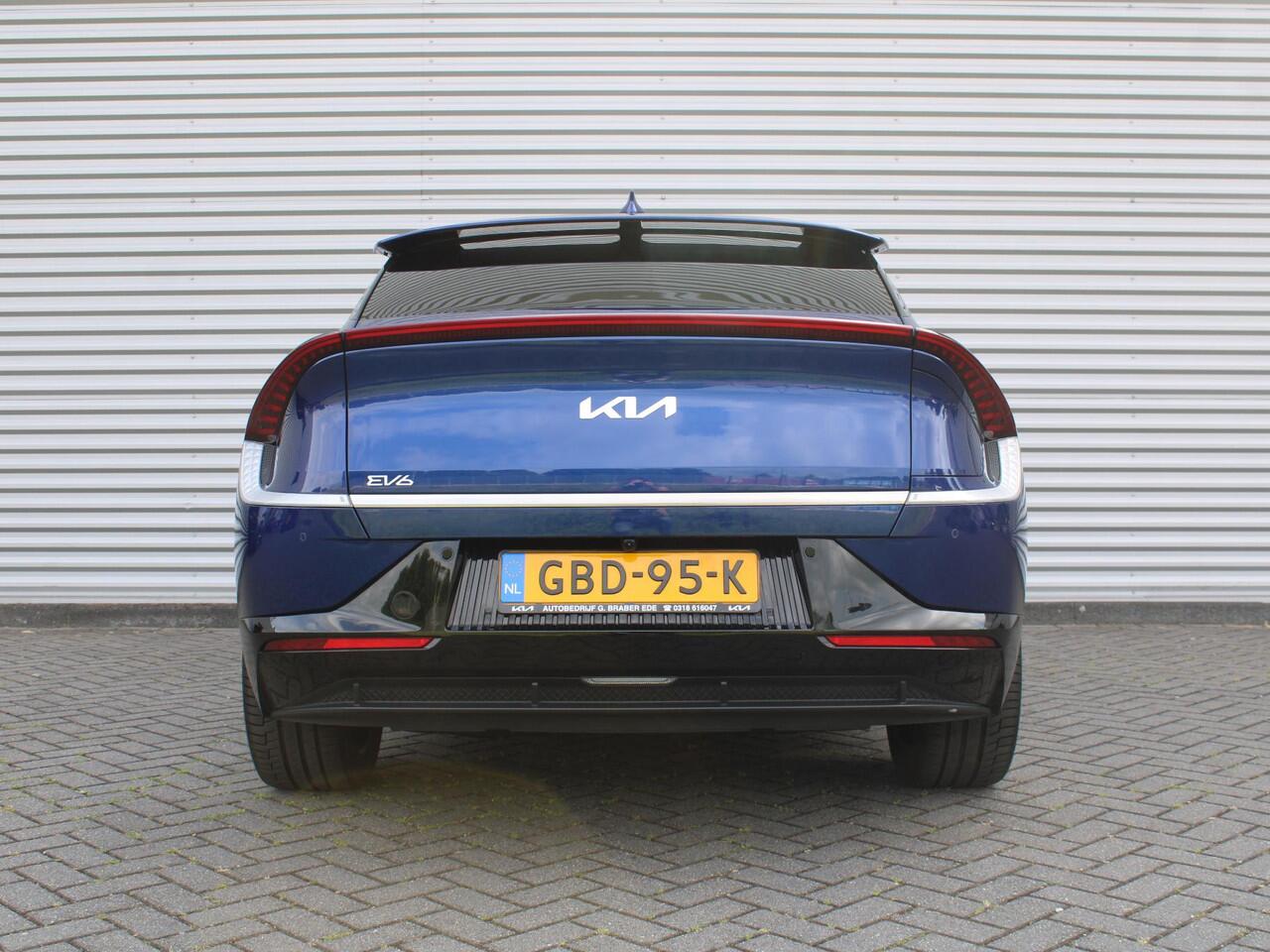 KIA EV6 Edition Advanced 77.4 kWh | Stuur-/stoelverwarming | BTW | Camera | Cruise adapt. | Elektr. achterklep + stoelbediening | 20" LM | 17% bijtelling |