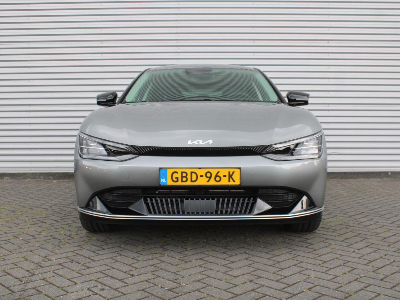 KIA EV6 Edition Advanced 77.4 kWh | Stuur-/stoelverwarming | BTW | Camera | Cruise adapt. | Elektr. achterklep + stoelbediening | 20" LM | 17% bijtelling |