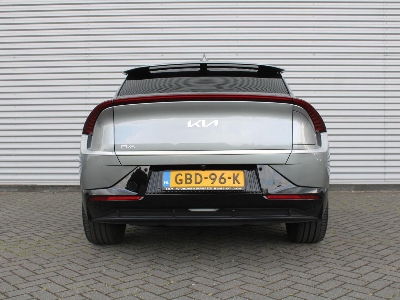 KIA EV6 Edition Advanced 77.4 kWh | Stuur-/stoelverwarming | BTW | Camera | Cruise adapt. | Elektr. achterklep + stoelbediening | 20" LM | 17% bijtelling |