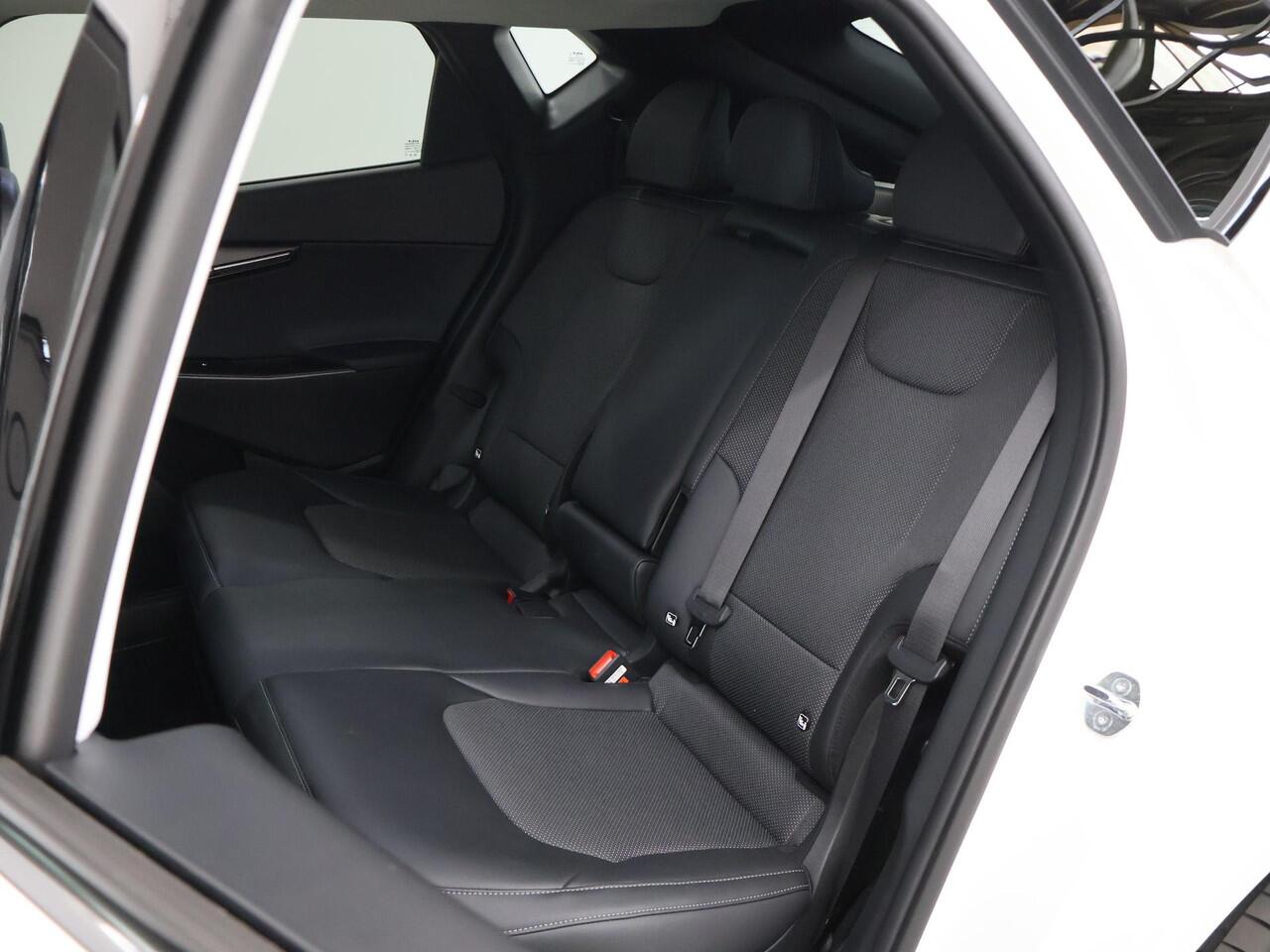 KIA EV6 Light Edition 63 kWh | Parkeercamera | Keyless Entry | Stoelverwarming | Apple Carplay | Android Auto |