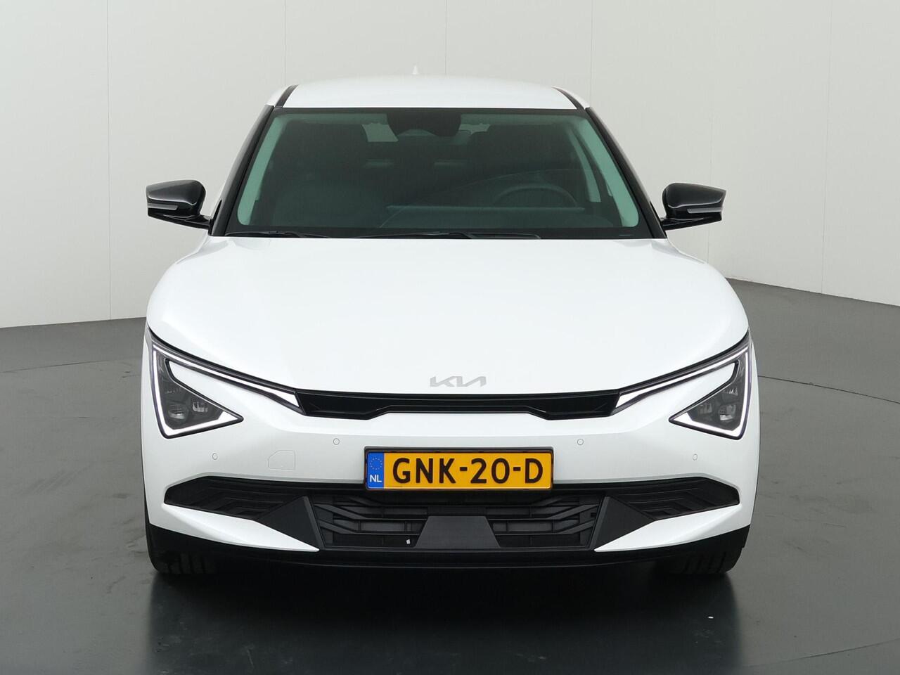 KIA EV6 Light Edition 63 kWh | Parkeercamera | Keyless Entry | Stoelverwarming | Apple Carplay | Android Auto |