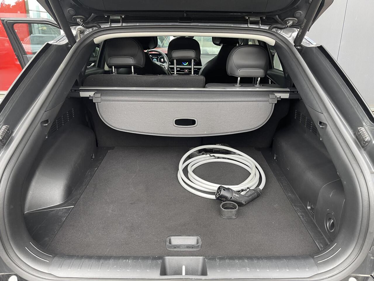 KIA EV6 Plus 77.4 kWh Trekhaak 13-polig, stoel ventilatie, stuur- & stoelverwarming, achterbank verwarmd, parkeersensoren, adaptieve cruise control, navigatie Apple CarPlay/Android Auto