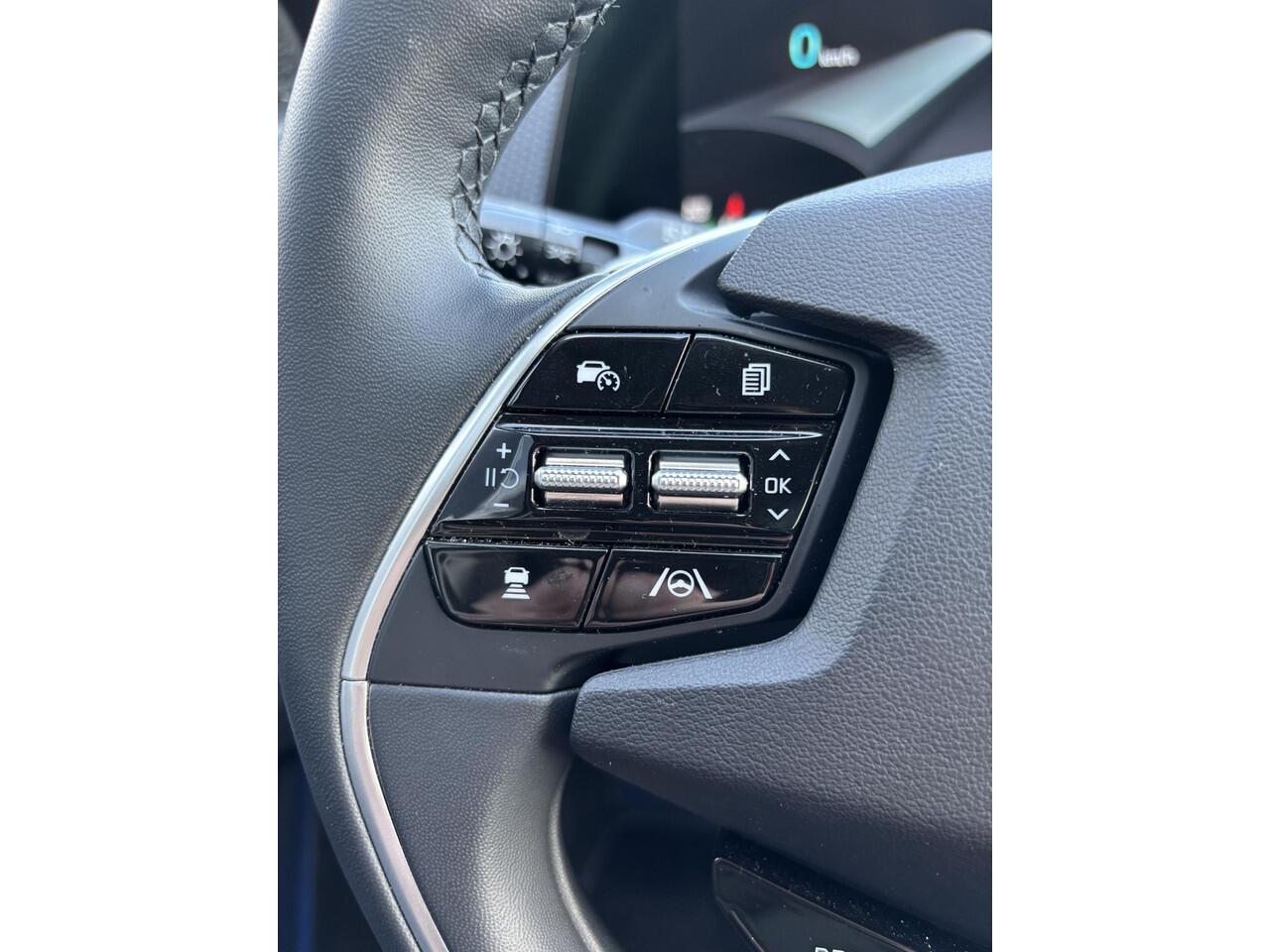 KIA EV6 Edition Advanced 77.4 kWh Stuur & Stoel verwarming | Climate control | Adaptive Cruise control | Achteruitrijcamera | LM Velgen | Elektr. stoelverstelling met geheugen