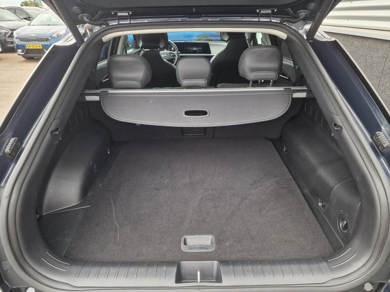 KIA EV6 Plus 77.4 kWh Trekhaak, BTW-auto! 1e eign. NL-auto! SOH 100%, Navigatie, Stoelkoeling, Stoelverwarming, Stuurwiel verwarmd, Dodehoekdetectie, Leder, LED, Elek. bestuurdersstoel