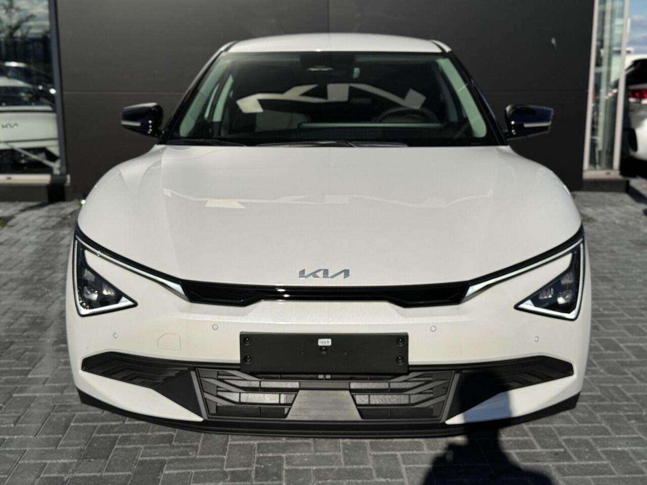 KIA EV6 Light Edition 63.0kWh | Trekhaak | Stoel/Stuurwielverwarming | Navigatie | Climate Control | Parkeercamera |