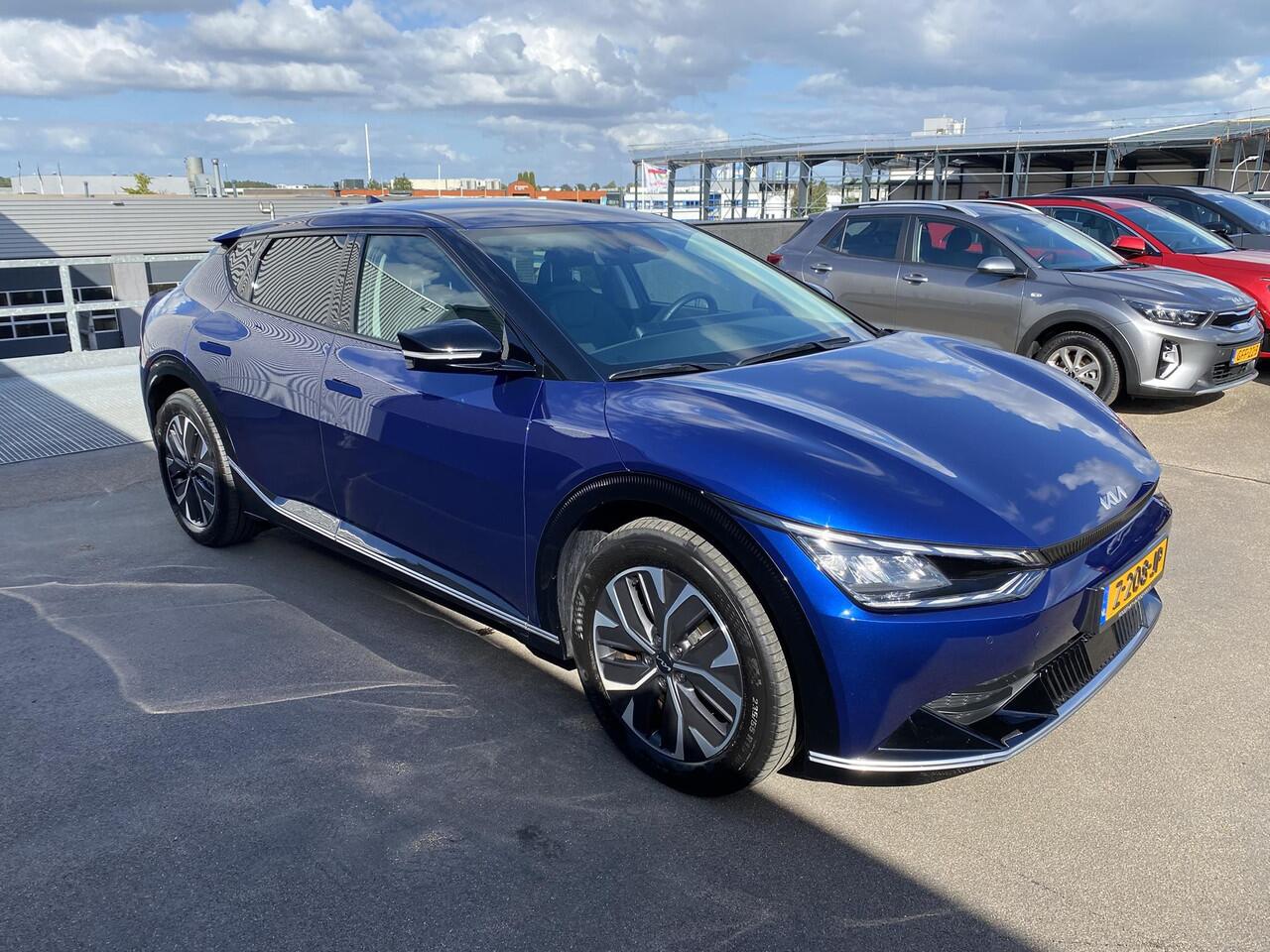 KIA EV6 Plus 77.4 kWh Trekhaak 13-polig, stoel ventilatie, stuur- & stoelverwarming, achterbank verwarmd, parkeersensoren, adaptieve cruise control, navigatie Apple CarPlay/Android Auto