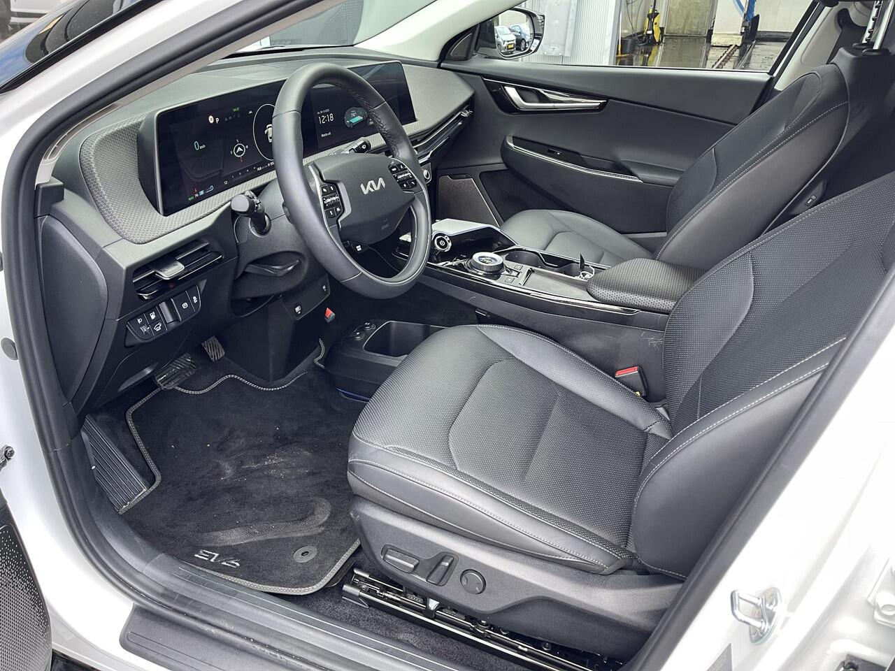 KIA EV6 Plus 77.4 kWh Trekhaak 13-polig, stoel ventilatie, stuur- & stoelverwarming, achterbank verwarmd, parkeersensoren, adaptieve cruise control, navigatie Apple CarPlay/Android Auto