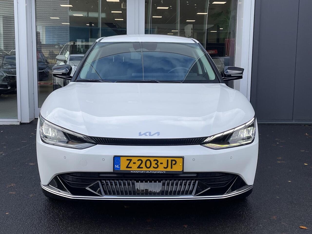 KIA EV6 Plus 77.4 kWh Trekhaak 13-polig, stoel ventilatie, stuur- & stoelverwarming, achterbank verwarmd, parkeersensoren, adaptieve cruise control, navigatie Apple CarPlay/Android Auto