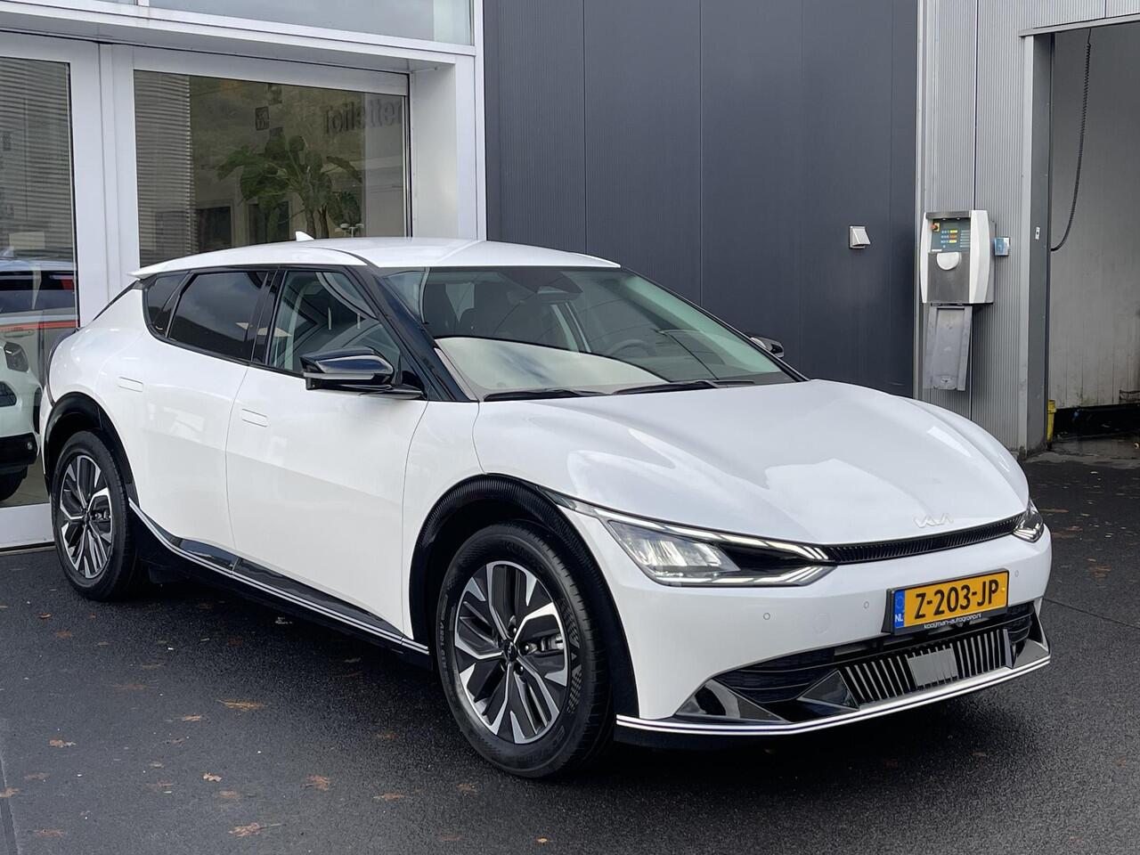 KIA EV6 Plus 77.4 kWh Trekhaak 13-polig, stoel ventilatie, stuur- & stoelverwarming, achterbank verwarmd, parkeersensoren, adaptieve cruise control, navigatie Apple CarPlay/Android Auto