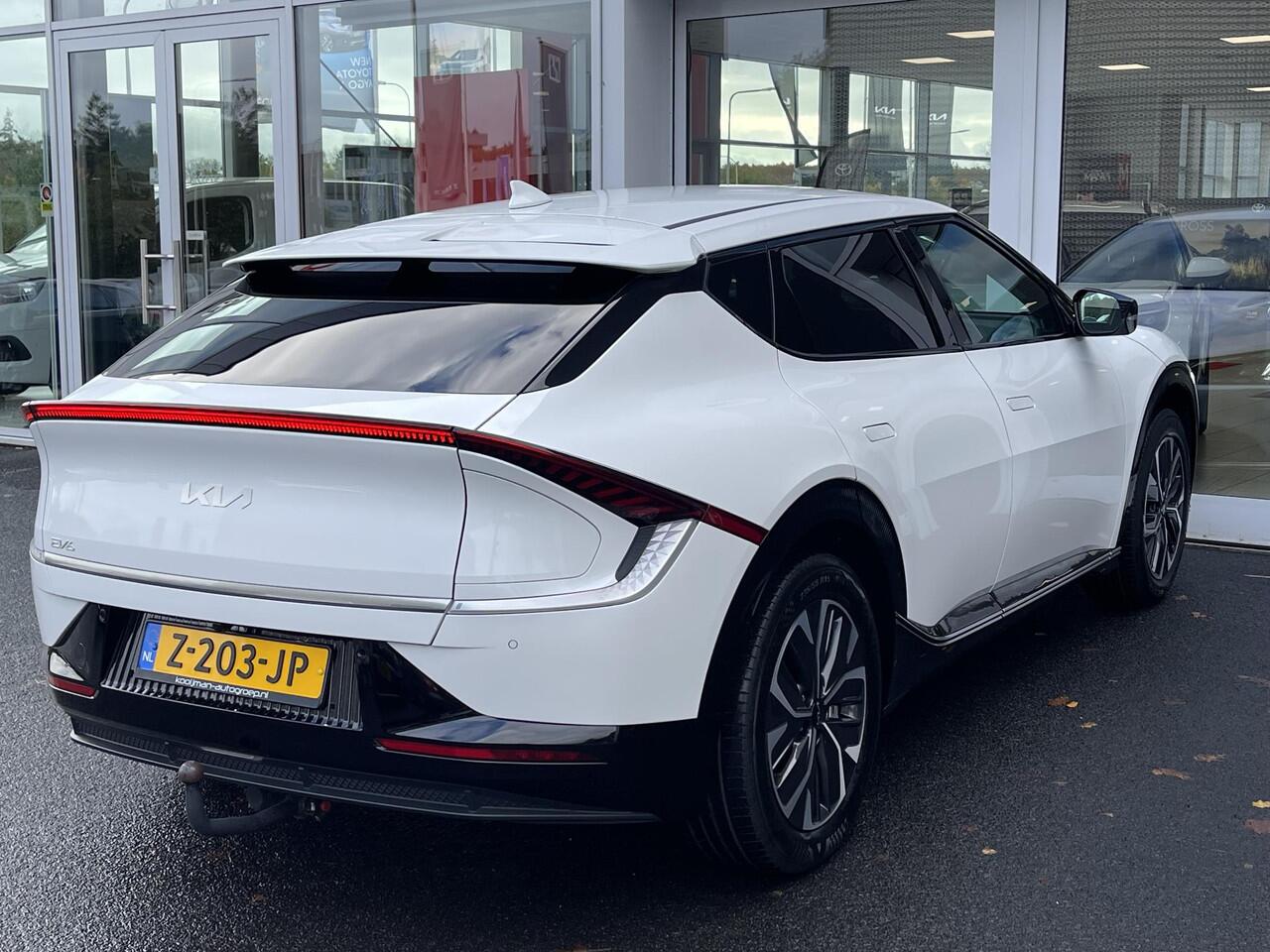 KIA EV6 Plus 77.4 kWh Trekhaak 13-polig, stoel ventilatie, stuur- & stoelverwarming, achterbank verwarmd, parkeersensoren, adaptieve cruise control, navigatie Apple CarPlay/Android Auto
