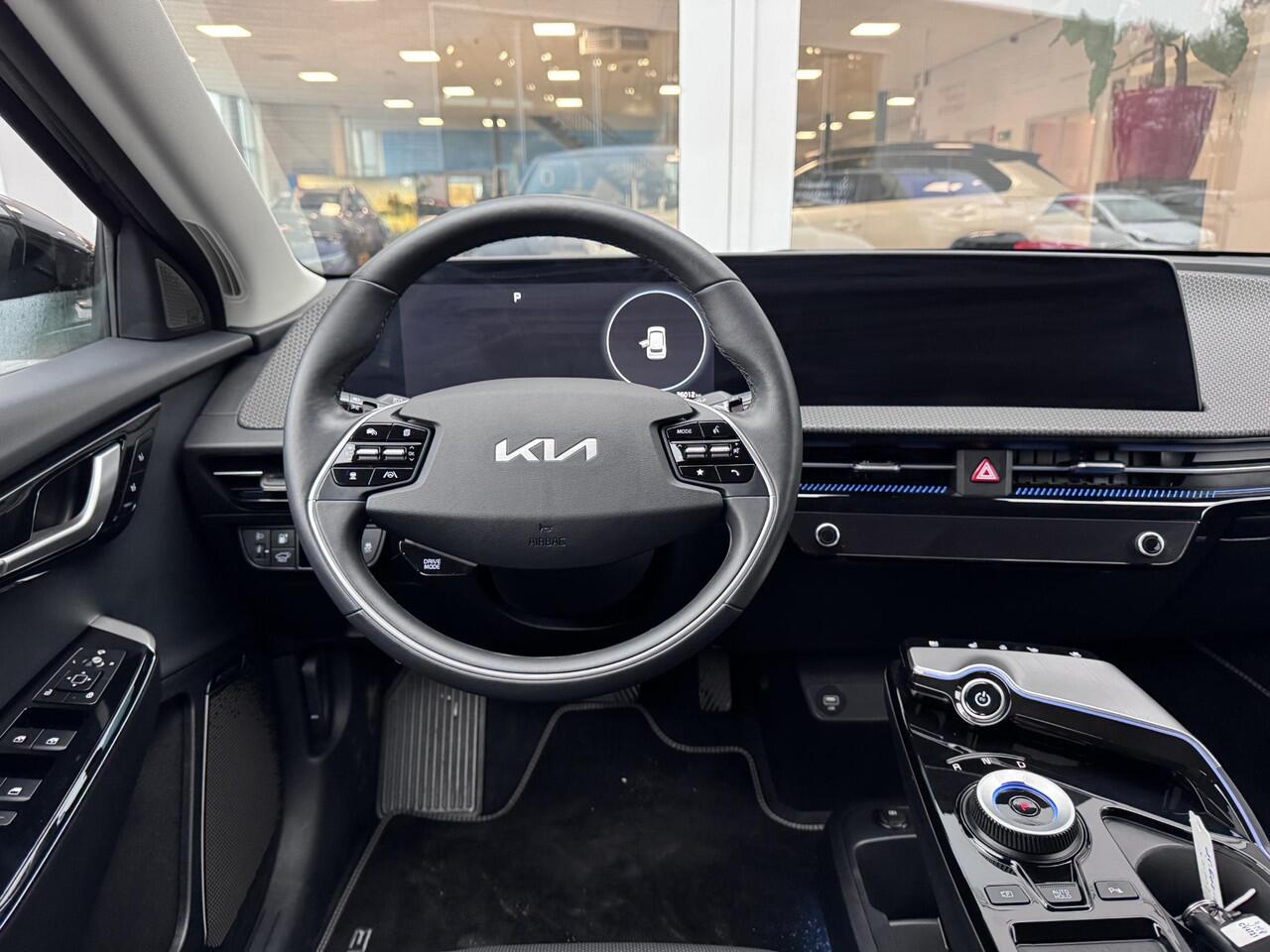 KIA EV6 Plus 77.4 kWh Trekhaak 13-polig, stoel ventilatie, stuur- & stoelverwarming, achterbank verwarmd, parkeersensoren, adaptieve cruise control, navigatie Apple CarPlay/Android Auto