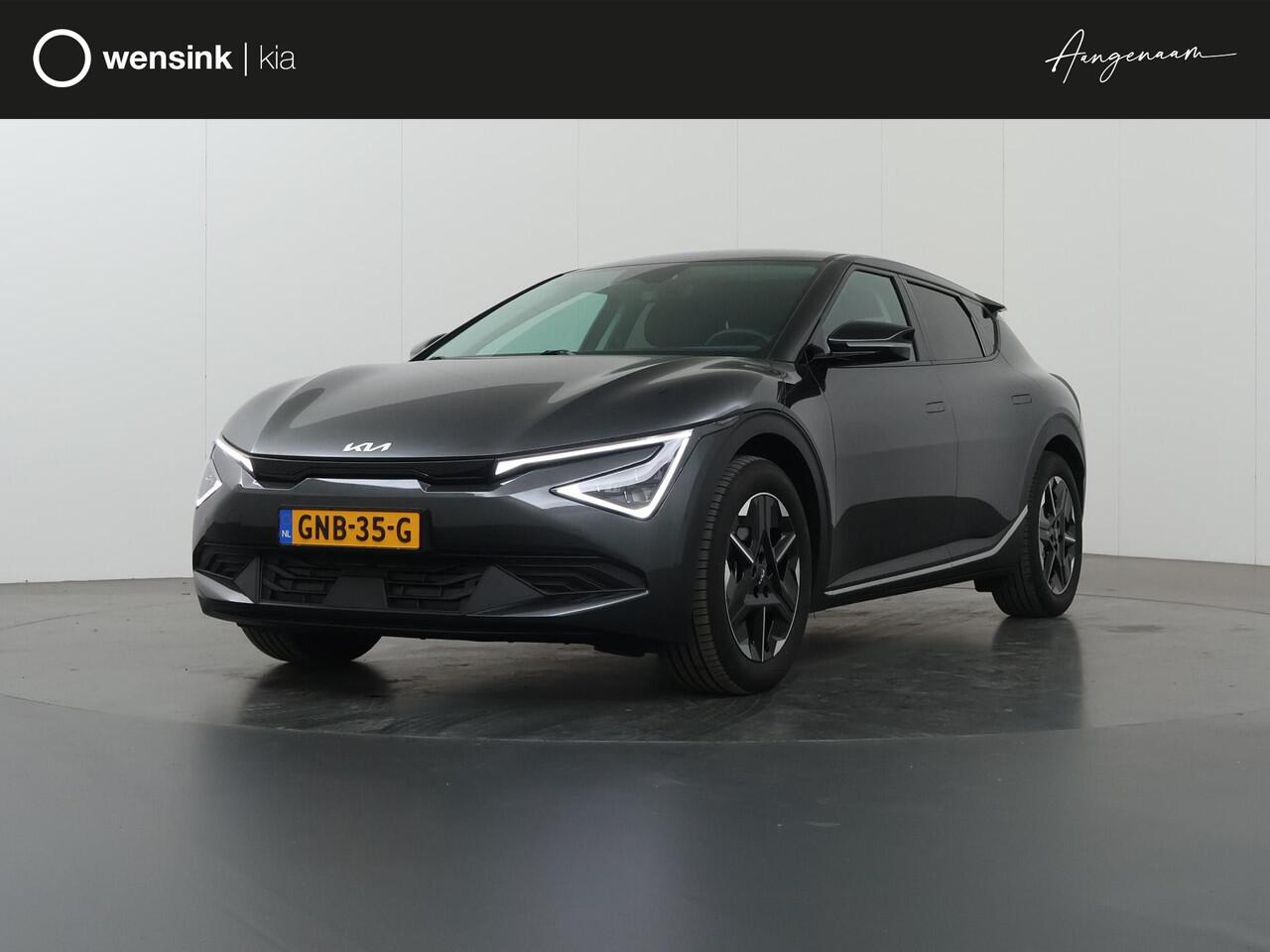 KIA EV6 Light Edition 63 kWh | Trekhaak| Stoel / stuurverwarming | Adaptive cruise controle | Parkeercamera / sensoren voor en achter |