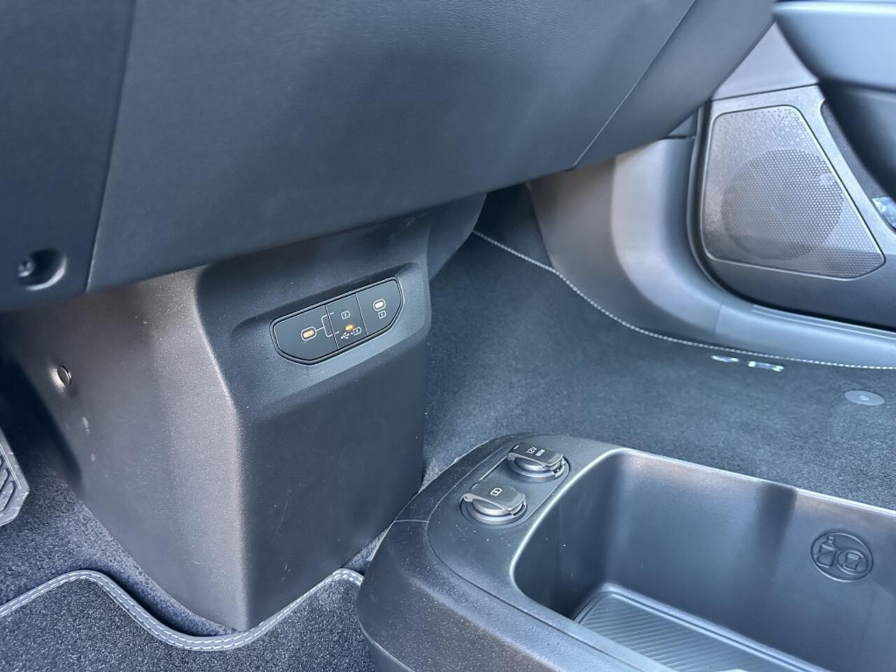 KIA EV6 Light Edition 63 kWh | Navi | Stoel-/stuurverwarming | Carplay