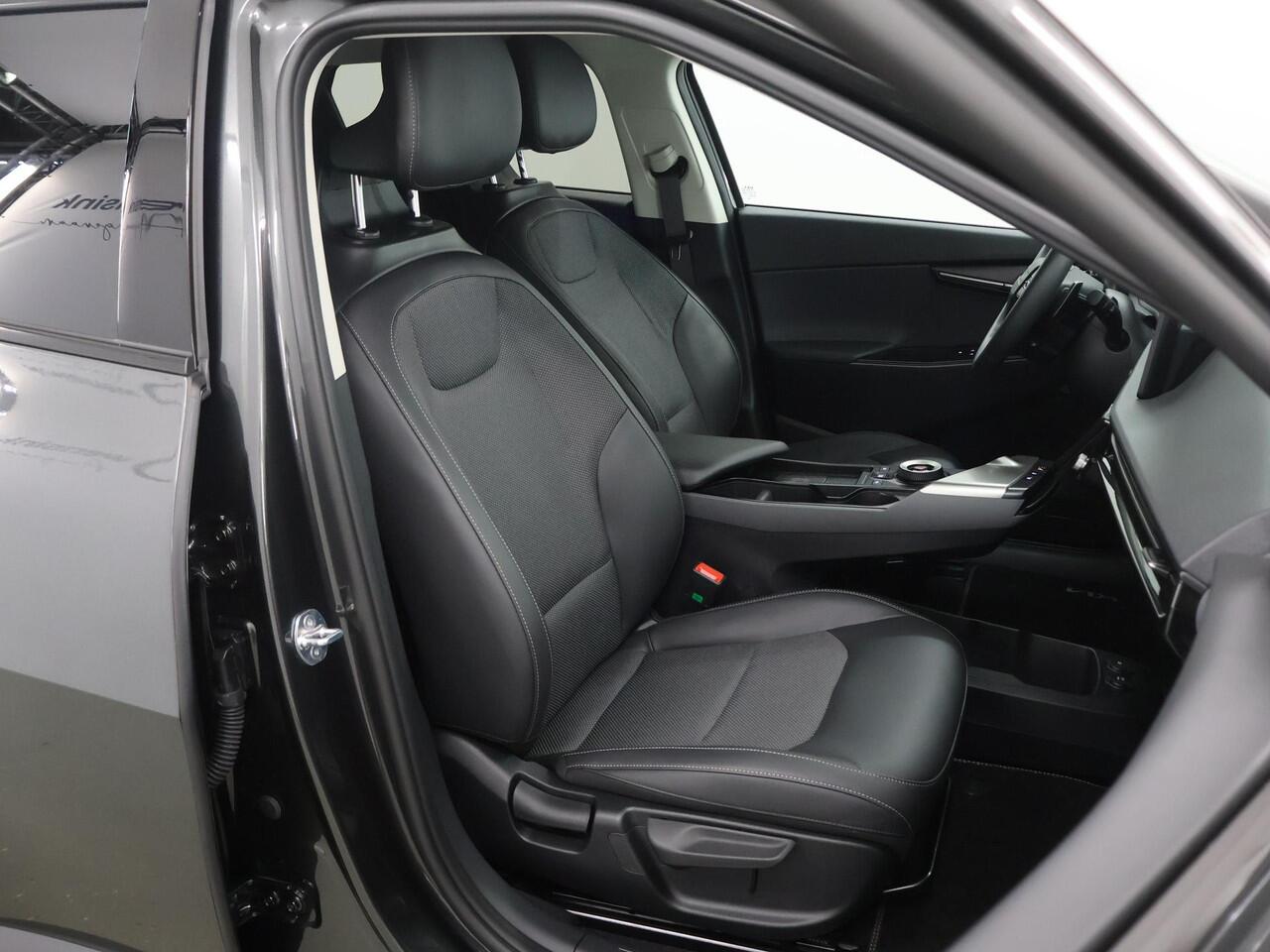 KIA EV6 Light Edition 63 kWh Elektromotor 125kW (A) | Stoel/Stuurwielverwarming | Cruise Control Adaptief | Parkeercamera | Keyless Go |