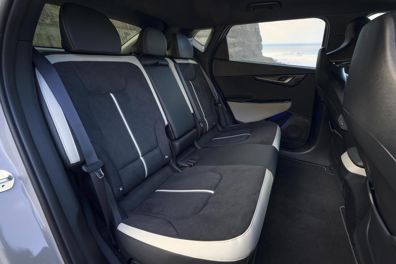 KIA EV6 Light Edition 63 kWh ¤42.995,- RIJKLAAR! Nu ¤2.000,- voordeel! Nu extra scherp geprijsd! LEVERING 2025!!