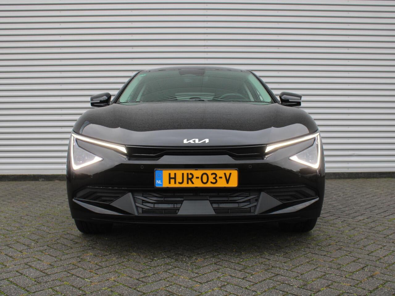 KIA EV6 Light Edition 63 kWh | Stuur-/stoelverwarming | Camera | 19" LM | LED | Cruise adapt. | Clima | Draadloze telefoonlader | 17% bijtelling |