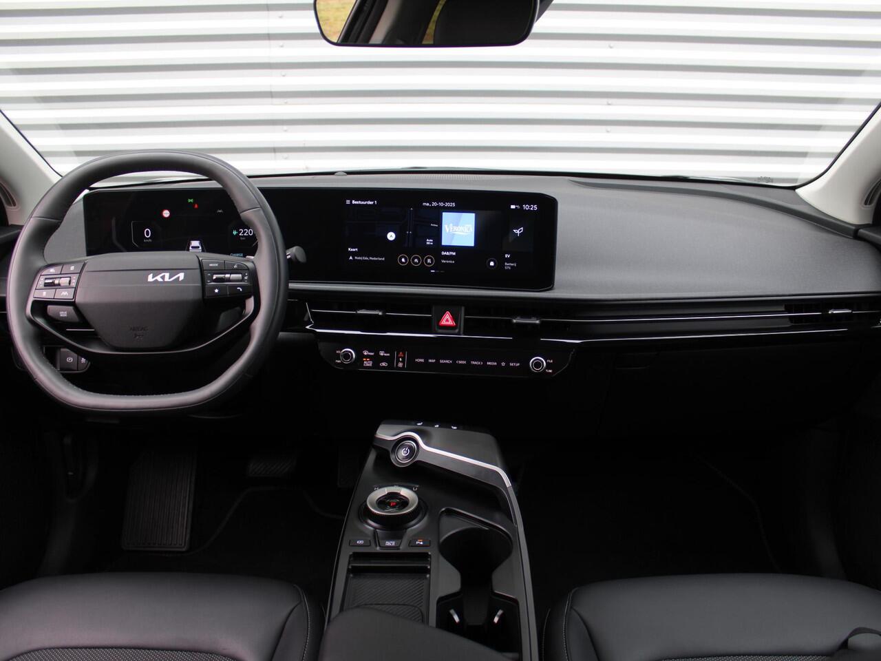 KIA EV6 Light Edition 63 kWh | Stuur-/stoelverwarming | Camera | 19" LM | LED | Cruise adapt. | Clima | Draadloze telefoonlader | 17% bijtelling |