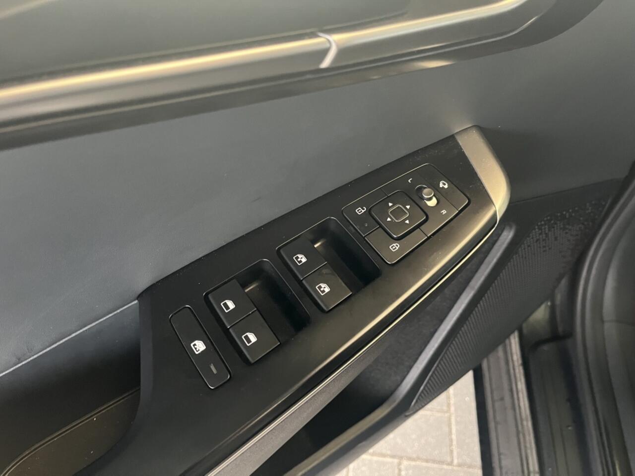 KIA EV6 Light Edition 63 kWh | Navi | Stoel-/stuurverwarming | Carplay