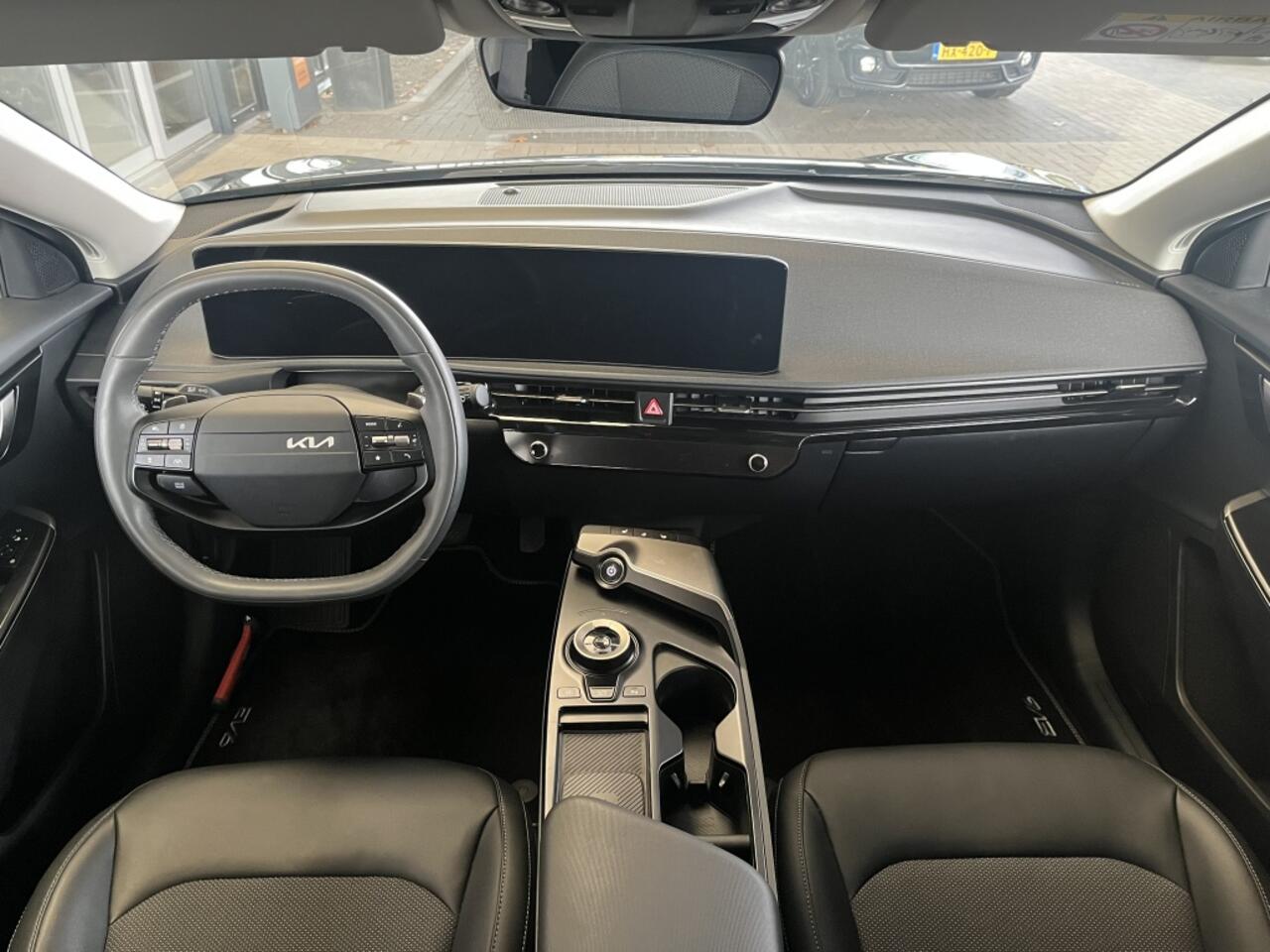KIA EV6 Light Edition 63 kWh | Navi | Stoel-/stuurverwarming | Carplay