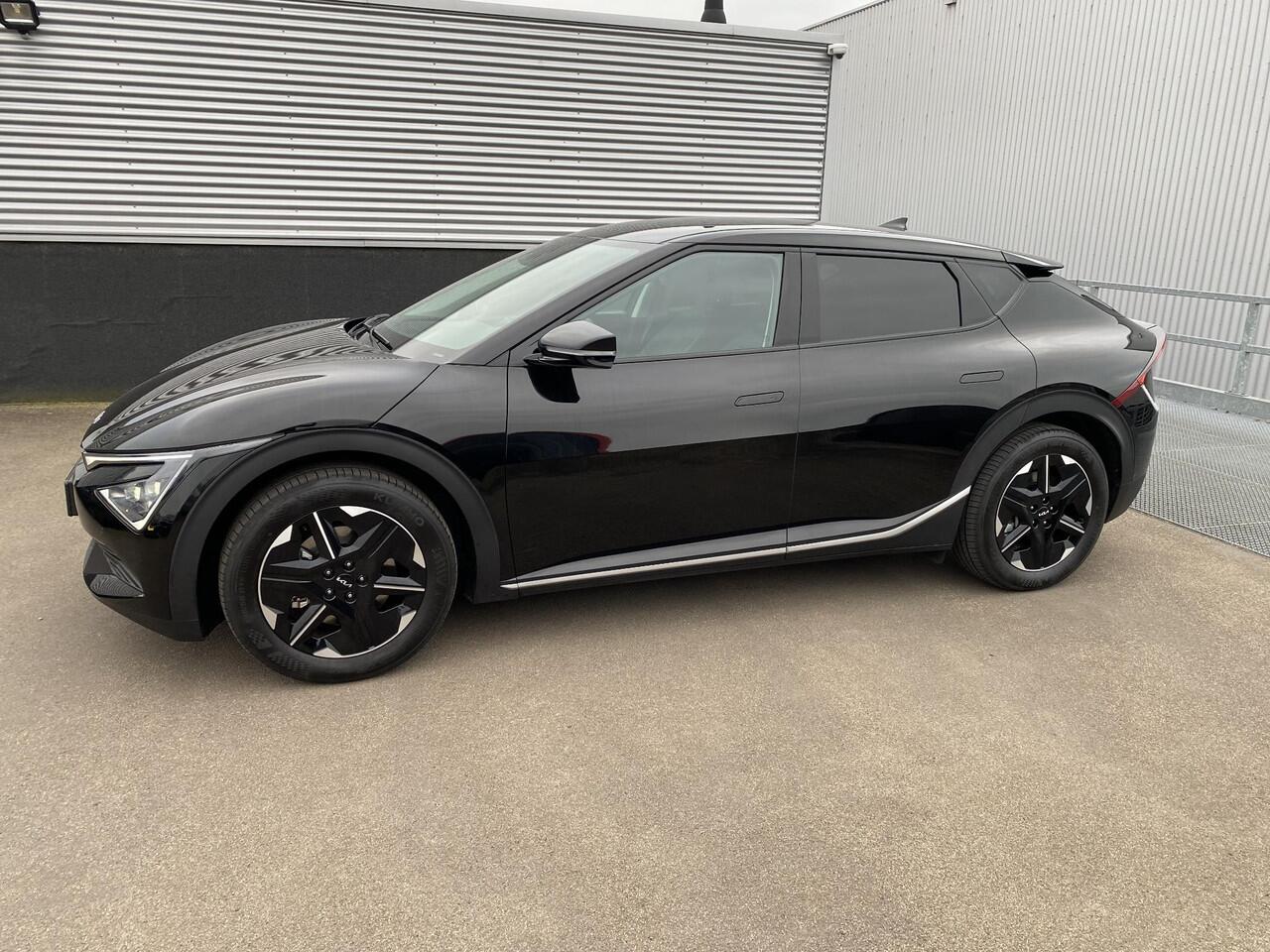 KIA EV6 Light Edition 63 kWh NL-auto, boekjes compleet, 1e eigen., Stoel- & stuurwielverwarming, navigatie, Apple CarPlay/Android Auto, adaptieve cruise control, keyless, PDC v&a, V2L