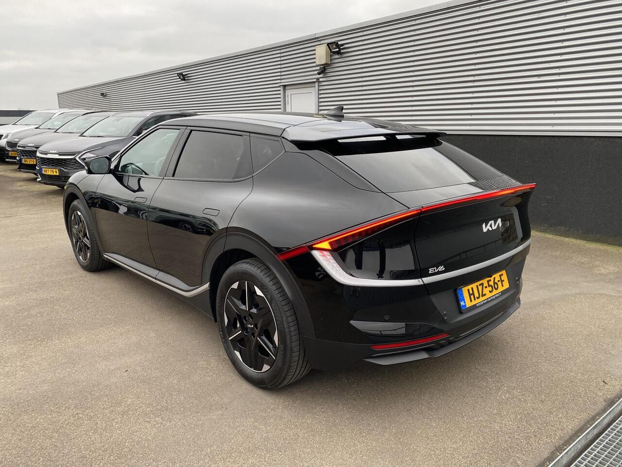KIA EV6 Light Edition 63 kWh NL-auto, boekjes compleet, 1e eigen., Stoel- & stuurwielverwarming, navigatie, Apple CarPlay/Android Auto, adaptieve cruise control, keyless, PDC v&a, V2L