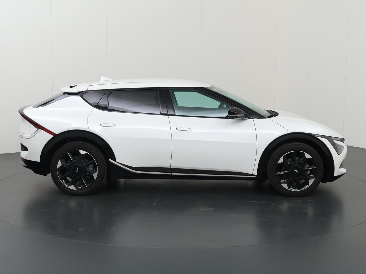 KIA EV6 Plus 84 kWh | Elekt. Stoelverstelling met geheugen | Stoelventilatie | Stoel/Stuurwielverwarming | Achterbank Verwaming | Elekt. Achterklep | Dodehoek Assistent |