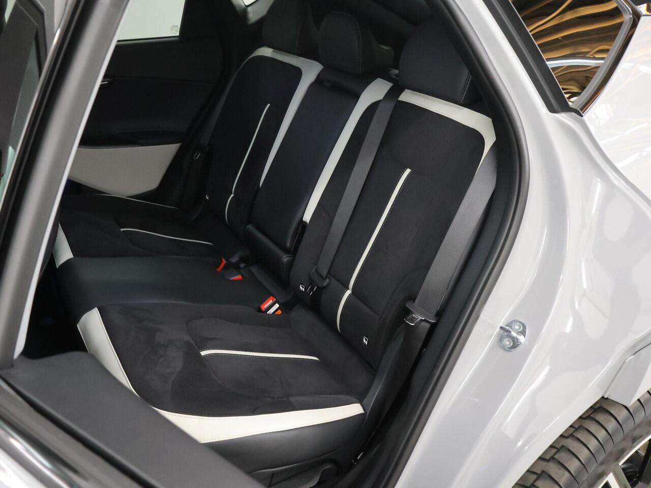 KIA EV6 GT-Line 84 kWh | Panoramaschuifdak | 360 Camera | Head-up display | 20"GT-Line Velgen | LED-Matrix | Stoelventilatie | Warmtepomp |