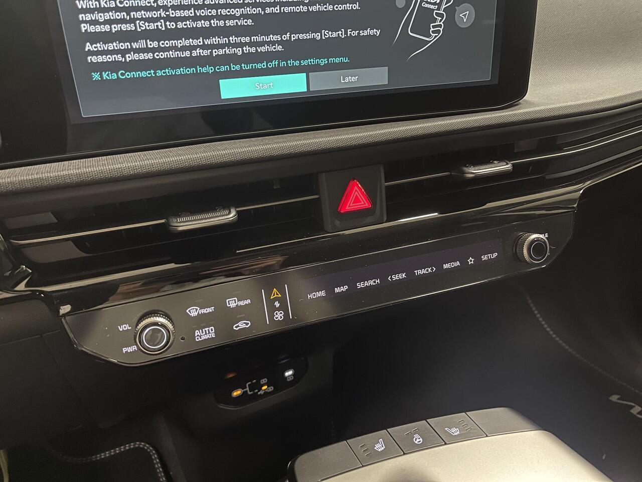 KIA EV6 Light Edition 63 kWh Parkeersensoren V+A | Navigatie | 800 Volt | Stoel-stuurverwarming