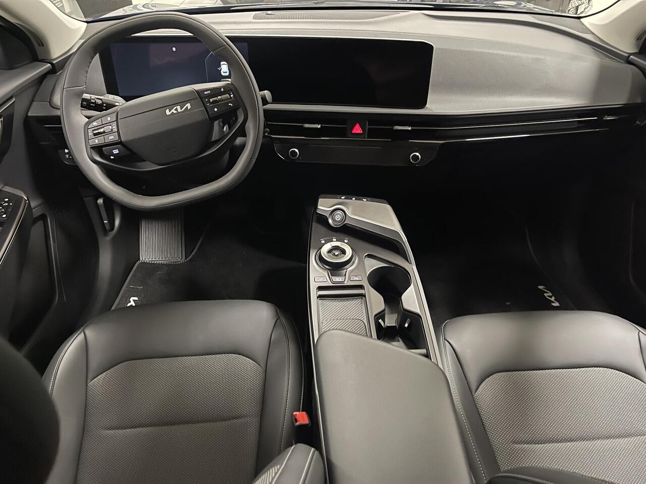 KIA EV6 Light Edition 63 kWh Parkeersensoren V+A | Navigatie | 800 Volt | Stoel-stuurverwarming