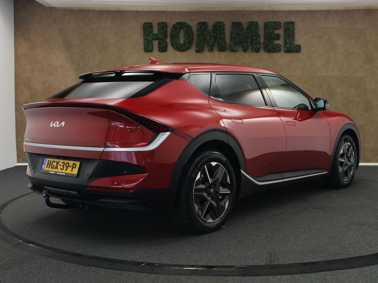 KIA EV6 Air 84 kWh SOH 99.5%!!- GROOT ACCU PAKKET - ORIGINEEL NEDERLANDSE AUTO - TREKHAAK 1.800 KG GEREMD TREKGEWICHT - STUUR EN STOEL VERWARMING - APPLE CARPLAY/ANDROID AUTO - PARKEERSENSOREN VOOR EN ACHTER - NAVGIATIE