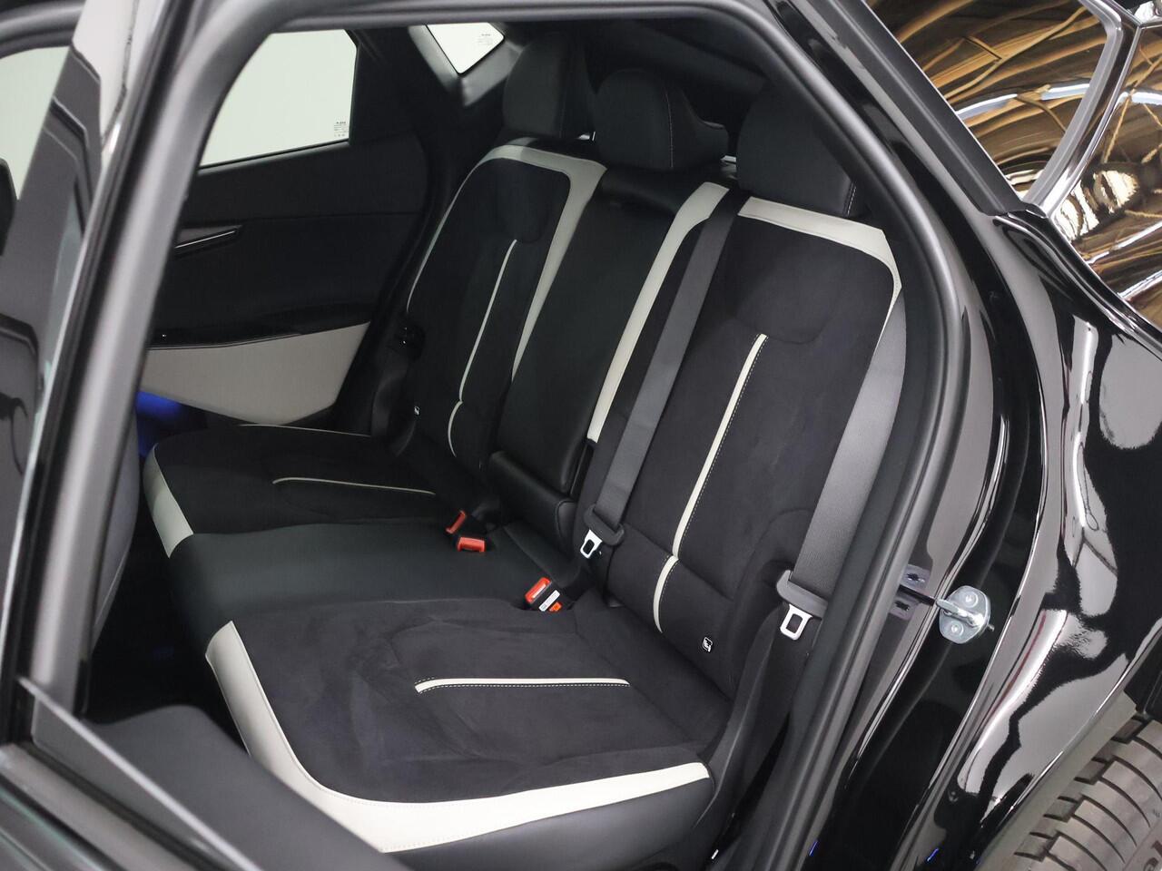 KIA EV6 GT-Line 84 kWh | Panoramaschuifdak | 360 Camera | Head-up display | 20"GT-Line Velgen | LED-Matrix | Stoelventilatie | Warmtepomp |