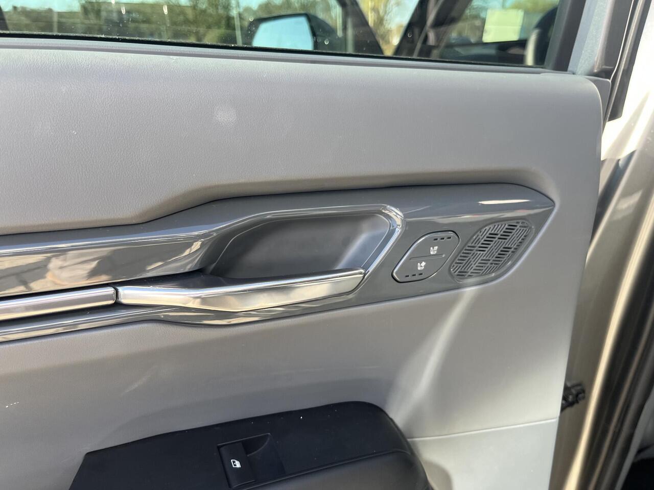 KIA EV9 Launch Edition 99.8 kWh Cruise control|achteruitrij camera|navigatie|Apple CarPlay/Android Auto|Lmv|7 zits