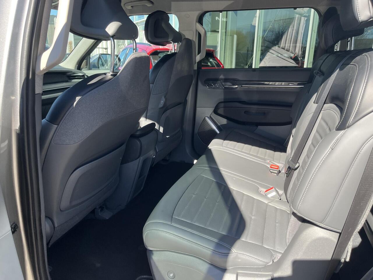 KIA EV9 Launch Edition 99.8 kWh Cruise control|achteruitrij camera|navigatie|Apple CarPlay/Android Auto|Lmv|7 zits