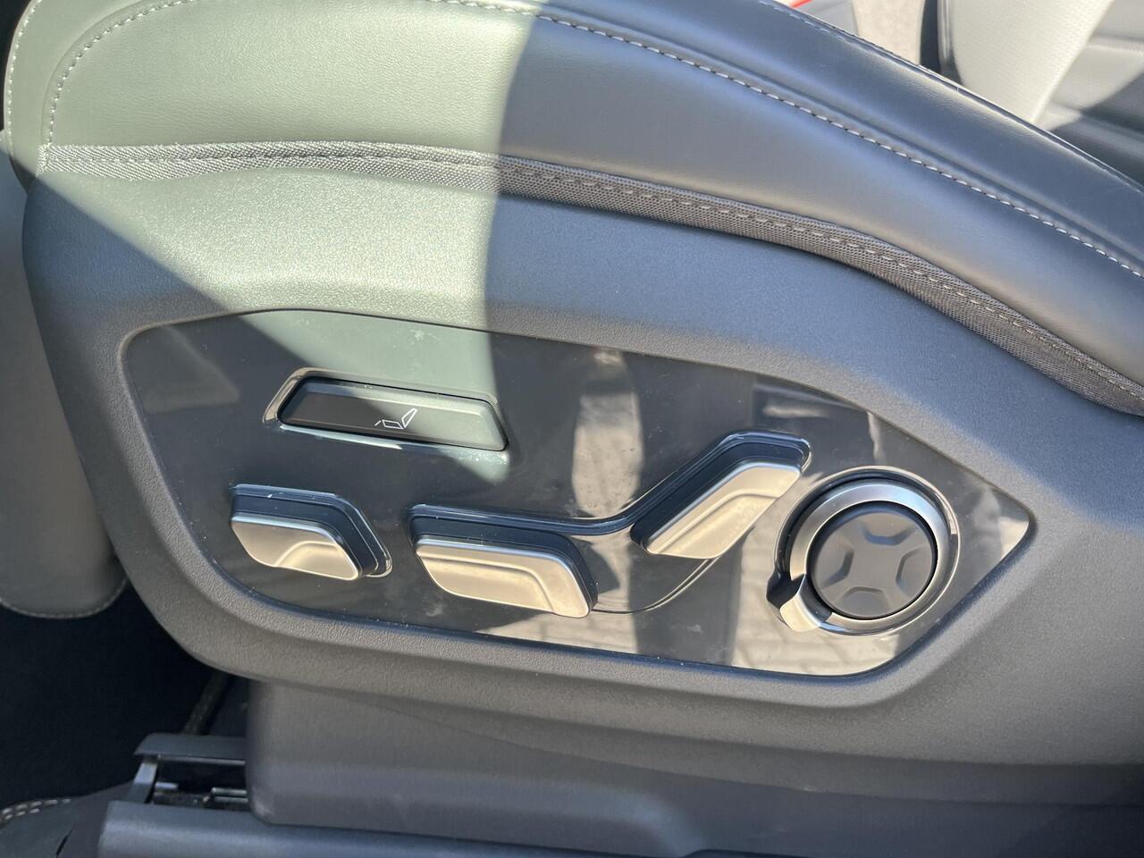 KIA EV9 Launch Edition 99.8 kWh Cruise control|achteruitrij camera|navigatie|Apple CarPlay/Android Auto|Lmv|7 zits