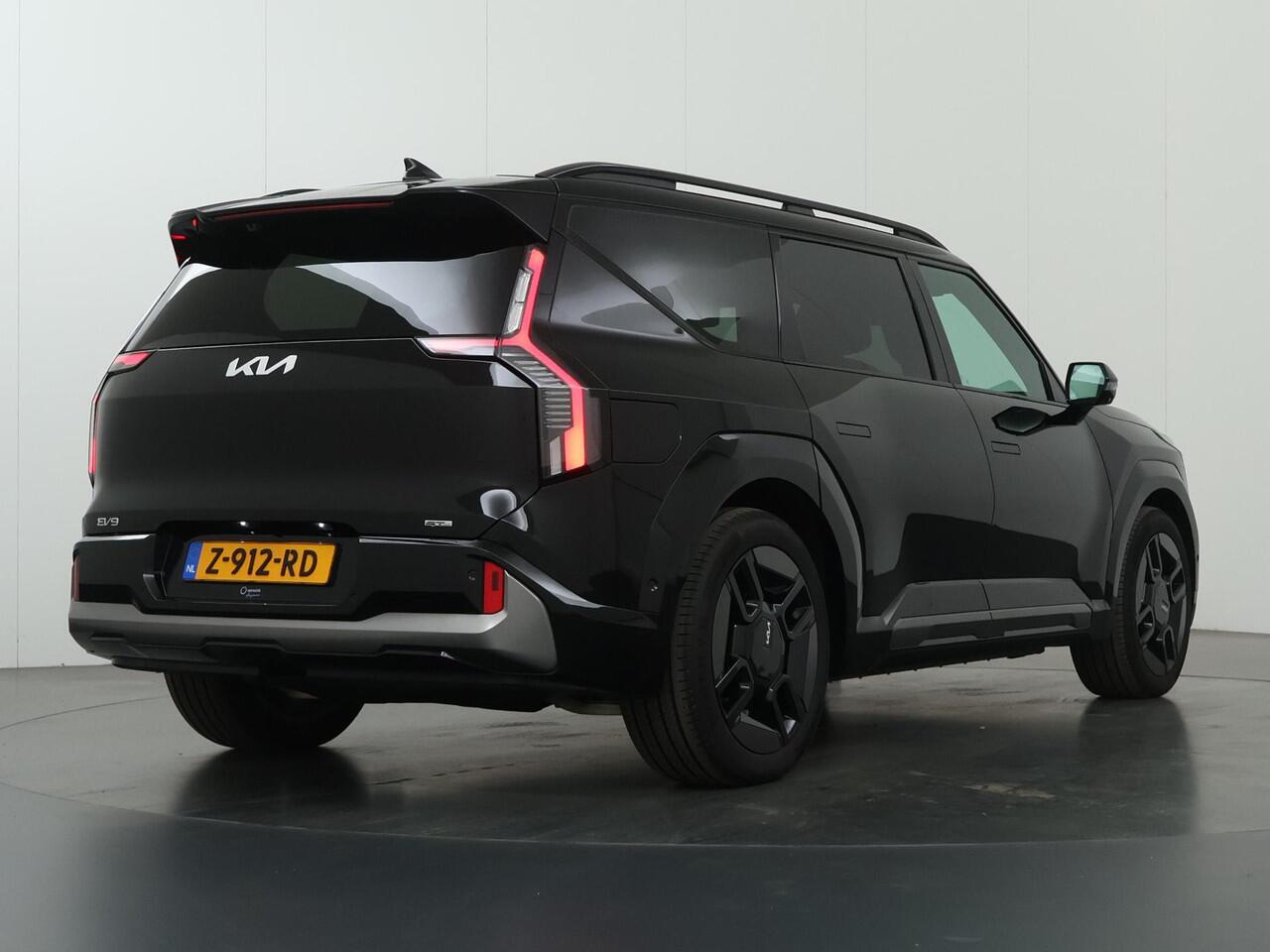 KIA EV9 GT-Line AWD 99.8 kWh | 7 Persoons | 360 Camera | Stoel Massage | Stoelverwarming Stoelverkoeling Voor + Achter | Dubbel Panoramadak | Meridian audio |