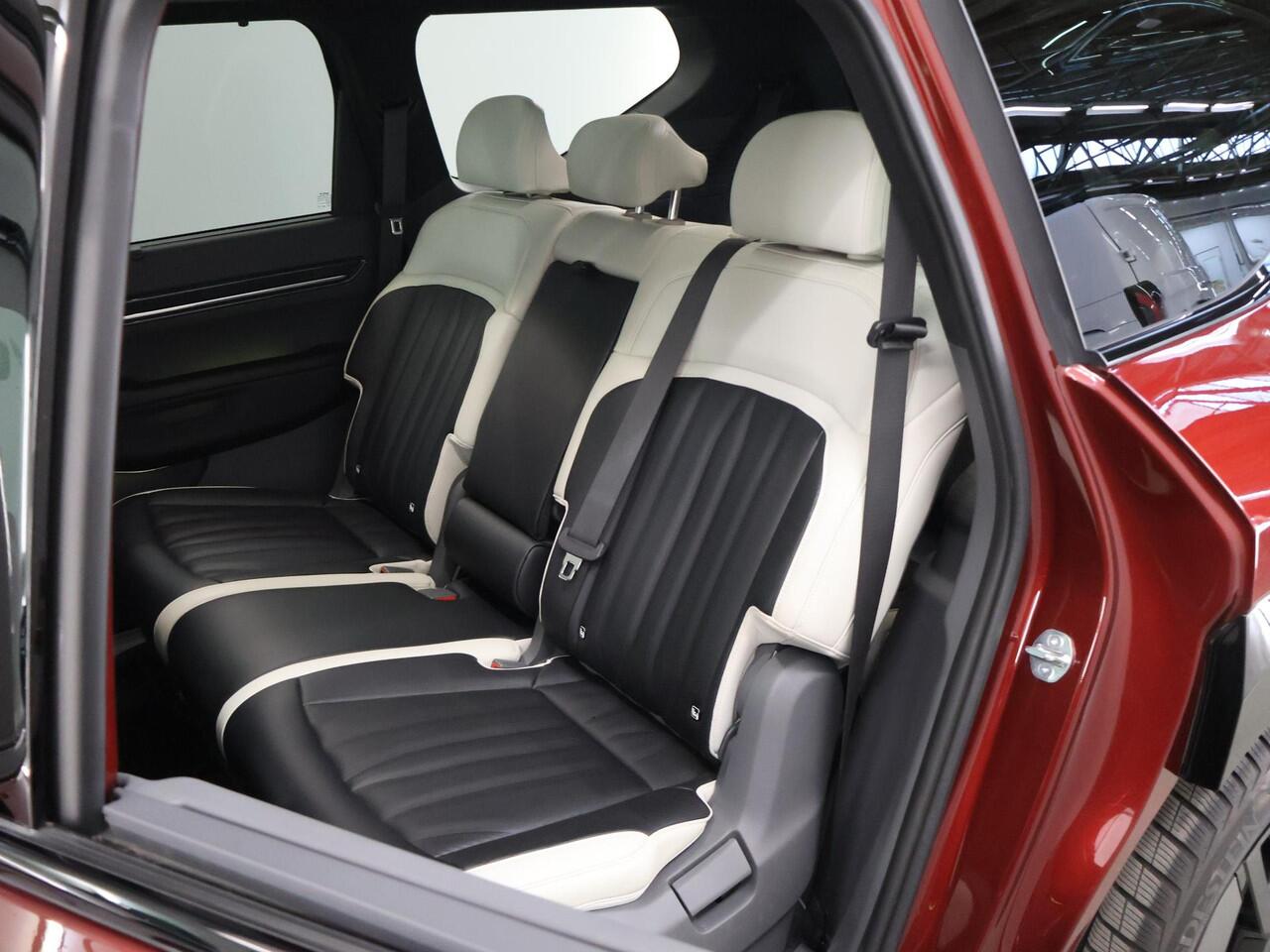 KIA EV9 GT-Line AWD 99.8 kWh | Trekhaak | 7 Persoons | 360 Camera | Stoel Massage | Stoelverwarming Stoelverkoeling Voor + Achter | Dubbel Panoramadak | Meridian audio |