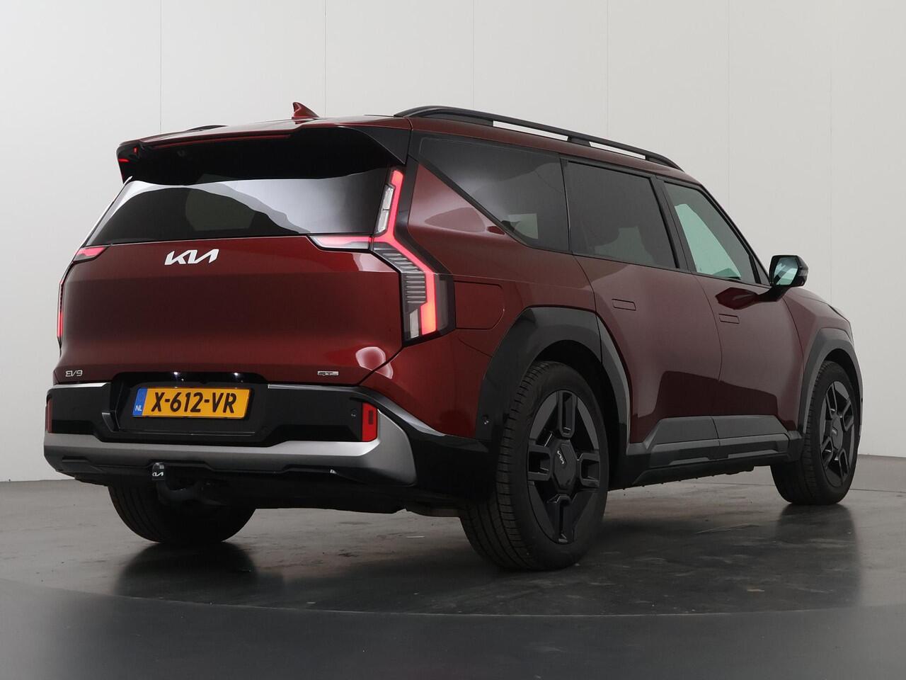 KIA EV9 GT-Line AWD 99.8 kWh | Trekhaak | 7 Persoons | 360 Camera | Stoel Massage | Stoelverwarming Stoelverkoeling Voor + Achter | Dubbel Panoramadak | Meridian audio |