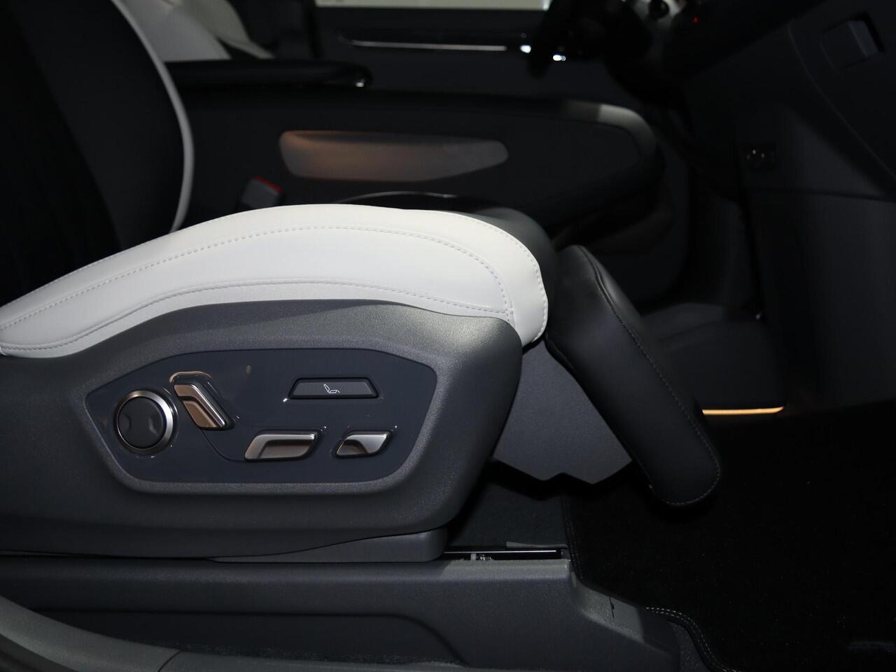 KIA EV9 GT-Line AWD 99.8 kWh | Panoramaschuifdak | LED-matrix | Head-up | Meridian premium sound | Stoelverwarming/ventilatie | 360°-camera |