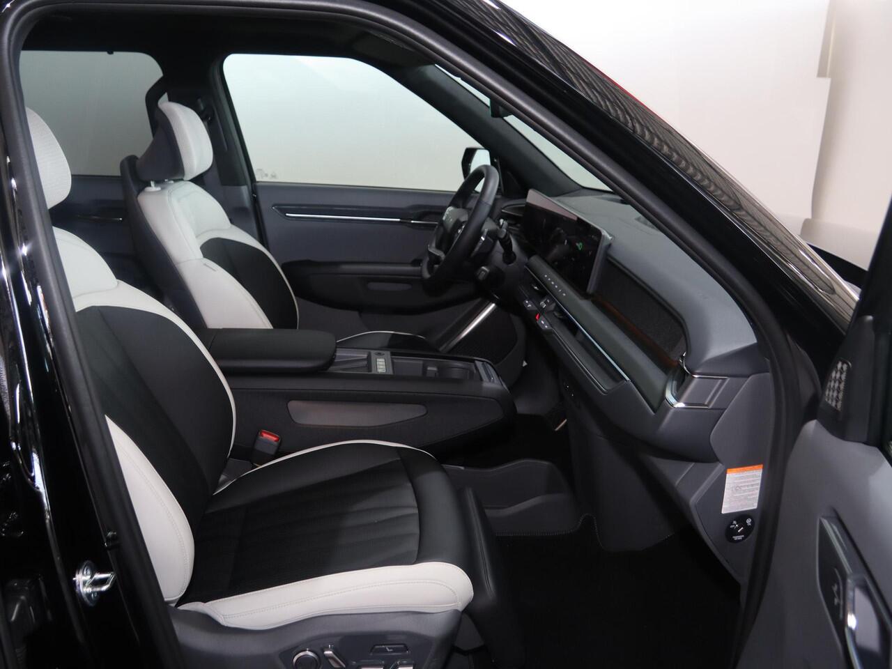 KIA EV9 GT-Line AWD 99.8 kWh | Panoramaschuifdak | LED-matrix | Head-up | Meridian premium sound | Stoelverwarming/ventilatie | 360°-camera |