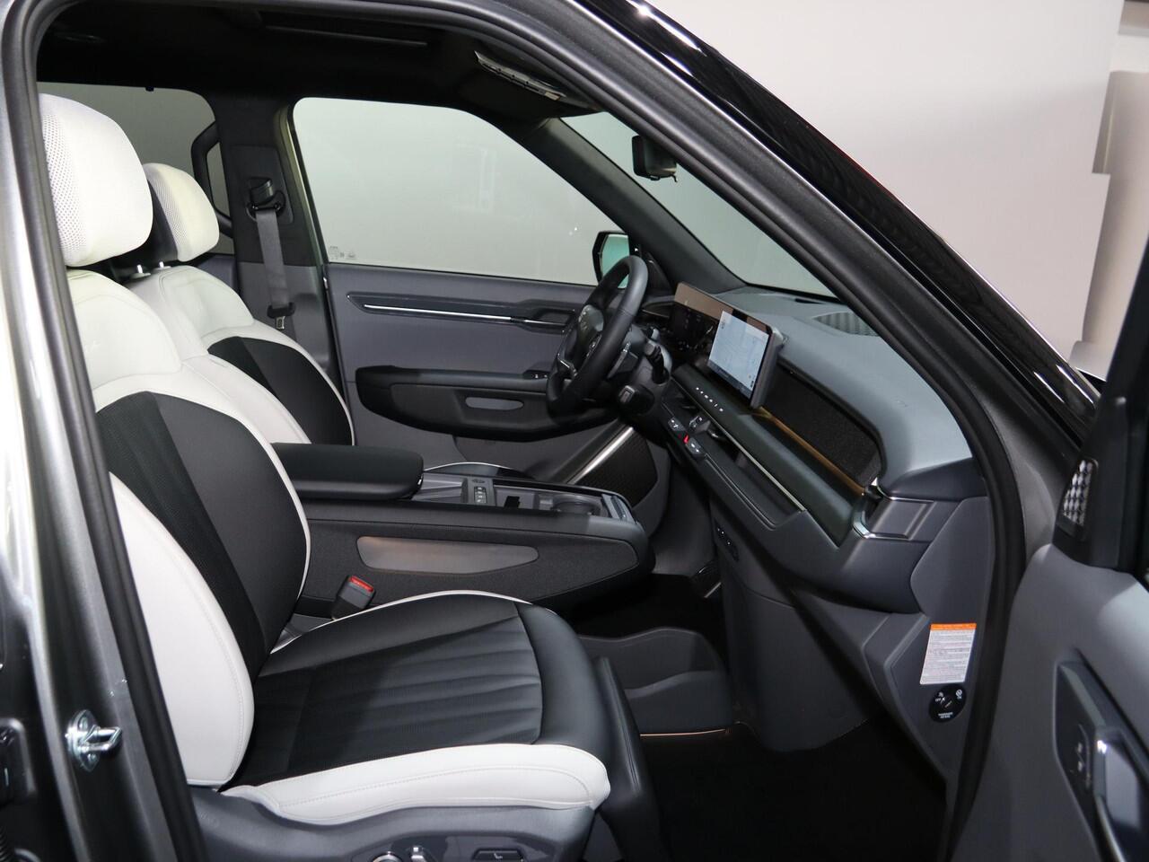 KIA EV9 GT-Line AWD 99.8 kWh | Panoramaschuifdak | LED-matrix | Head-up | Meridian premium sound | Stoelverwarming/ventilatie | 360°-camera |