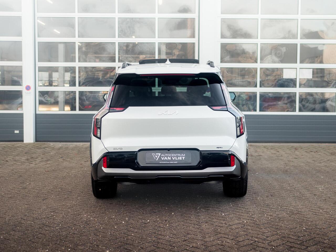 KIA EV9 GT-Line AWD 99.8 kWh | Levering uit voorraad | 7-Pers. | 21" | Head-Up | Stoel-/Stuurverwarming | Premium Audio | Schuif-/kanteldak | Adapt. Cruise | Navi