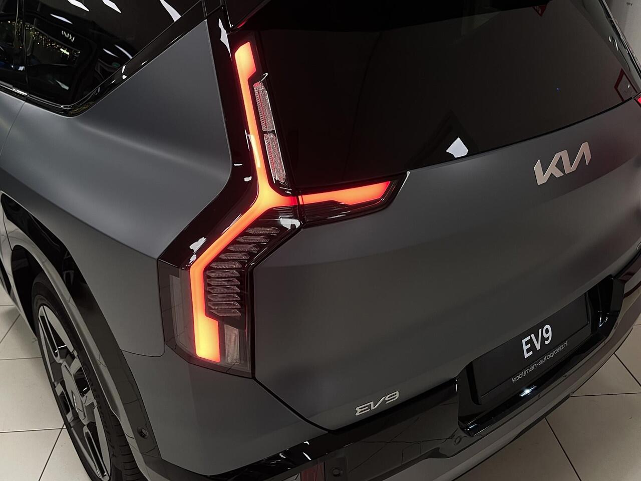 KIA EV9 GT-Line AWD 99.8 kWh Direct Leverbaar | MATTE ICEBERG GREEN | Actieprijs rijklaar ¤. 76.485,= Prijs inclusief alle lopende Kia Acties