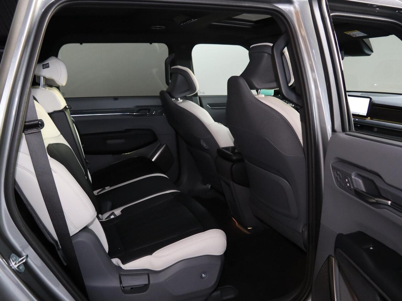 KIA EV9 GT-Line AWD 99.8 kWh | Panoramaschuifdak | LED-matrix | Head-up | Meridian premium sound | Stoelverwarming/ventilatie | 360°-camera |