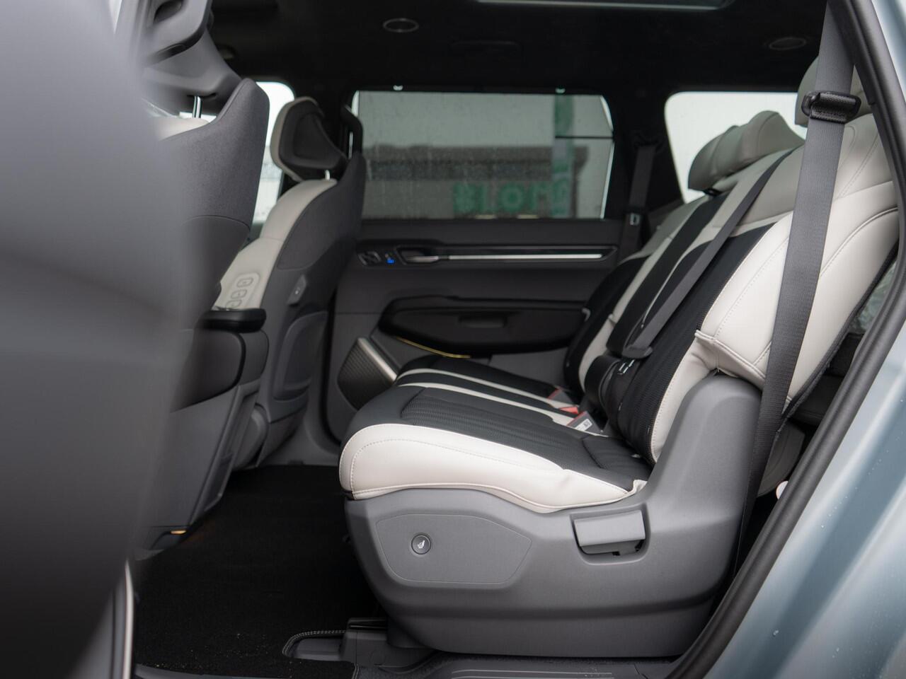 KIA EV9 GT-Line AWD 99.8 kWh | UNIEKE KLEUR | DIRECT LEVERBAAR | HUD | SCHUIFKANTEL DAK | MERIDION AUDIO | LED | LEDER