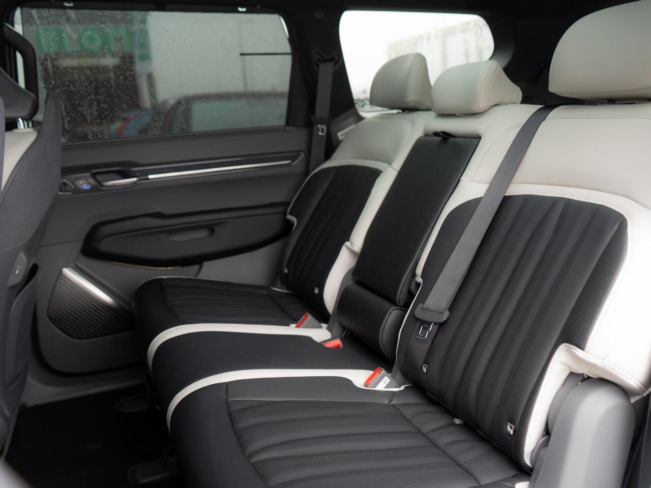 KIA EV9 GT-Line AWD 99.8 kWh | UNIEKE KLEUR | DIRECT LEVERBAAR | HUD | SCHUIFKANTEL DAK | MERIDION AUDIO | LED | LEDER